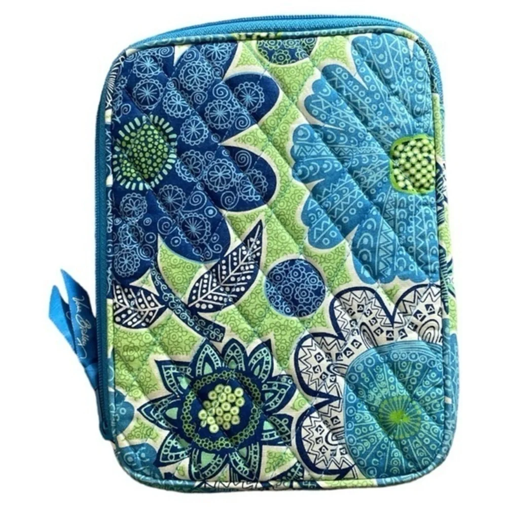 Vera Bradley Doodle Daisy Tablet E Reader Tech Case Zip Close Blue Green‎